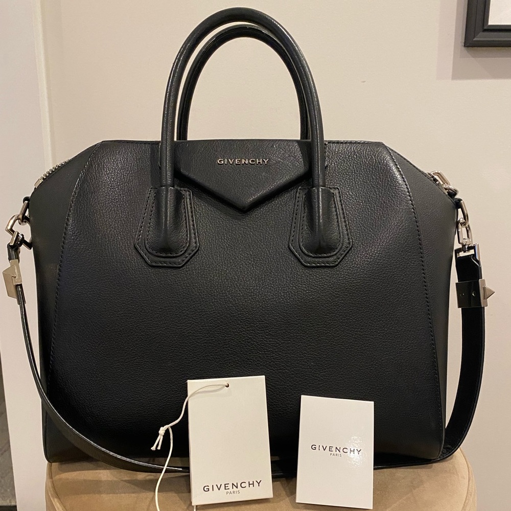 Givenchy Antigona Sugar Goatskin Medium Black